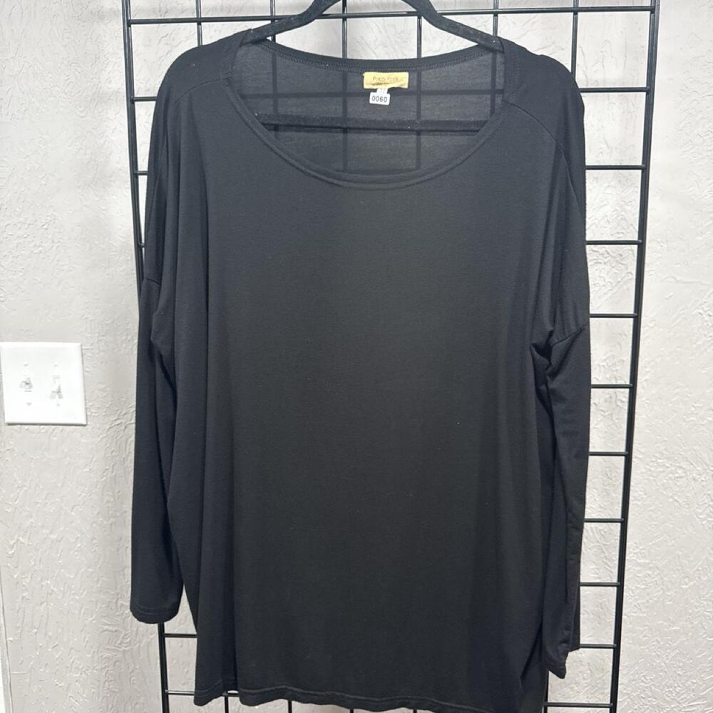 Piko 1988 black long sleeve top in size M #piko #basics